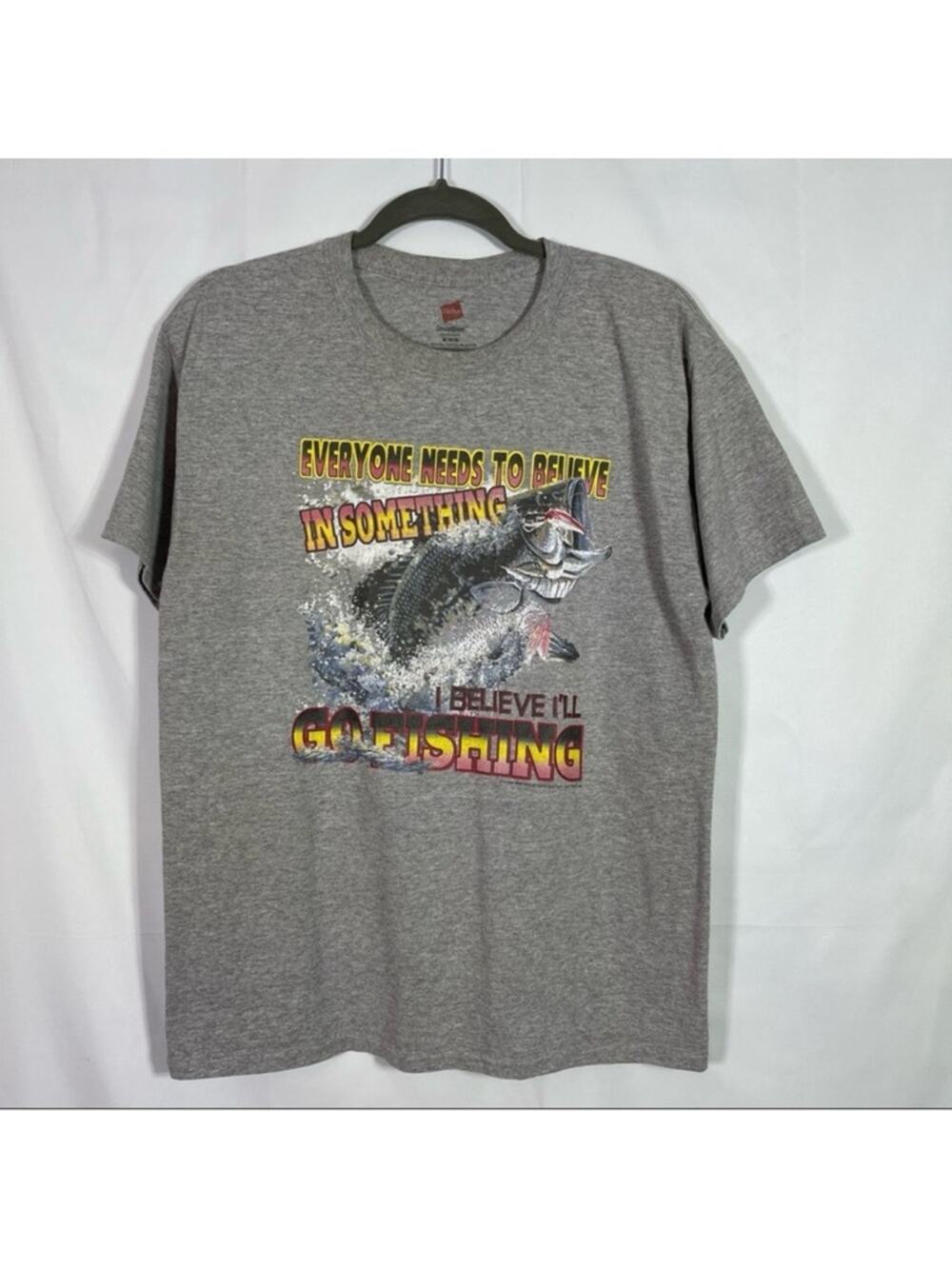 Hanes, I Believe I'll Go Fishing Graphic T-Shirt, Size Med. Good used condition!